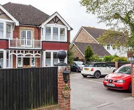 Gable End Guest House Horley Exterior photo